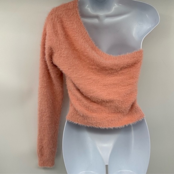 Le Lis Fuzzy One Shoulder Top Sweater Pink Peach Coral Size Medium NWT - Picture 8 of 11